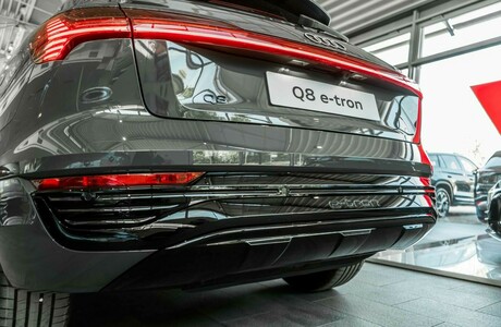 audi-q8-e-tron-2023-10
